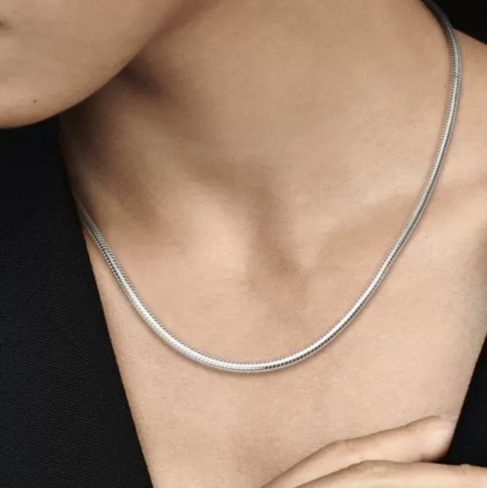 18" Pandora Moments Snake Chain Necklace